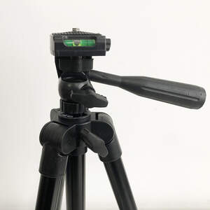 Штатив металлический универсальный для телефона и фотоаппарата Tripod 3110 PRO портативный трипод 0,35-1.02м высота. Цвет: черный