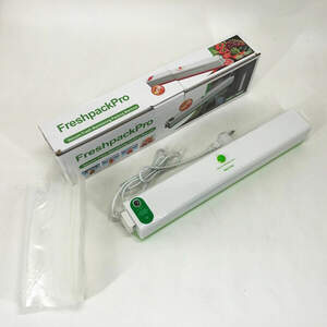Вакууматор Freshpack Pro вакуумный упаковщик еды, бытовой. Цвет: зеленый